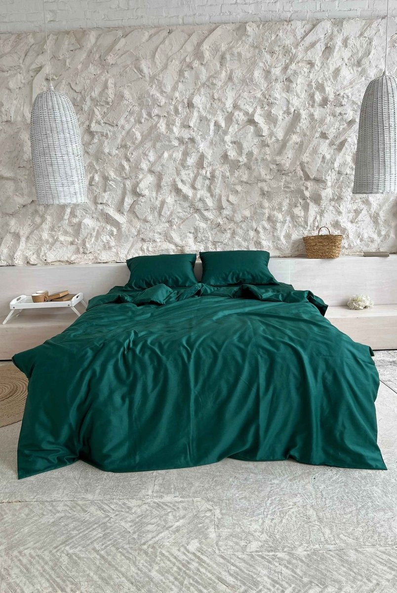Literie en Satin Vert Foncé – 100% Coton Turc, 140g, Élégance Naturelle