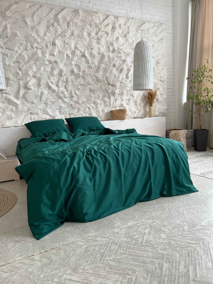Dark Green Satin Bedding – 100% Turkish Cotton, 140g, Natural Elegance