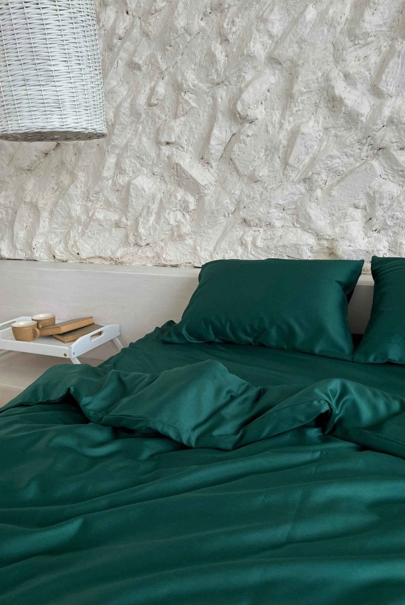 Literie en Satin Vert Foncé – 100% Coton Turc, 140g, Élégance Naturelle