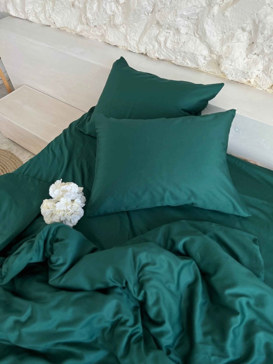 Dark Green Satin Bedding – 100% Turkish Cotton, 140g, Natural Elegance