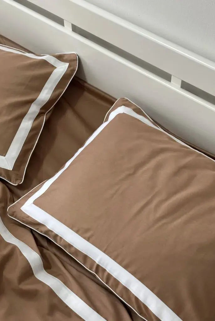 Literie en Satin Mercerisé – Caramel & Blanc, 100% Coton Turc, 140 g/m², Wivanco Bedding Exclusive Edition