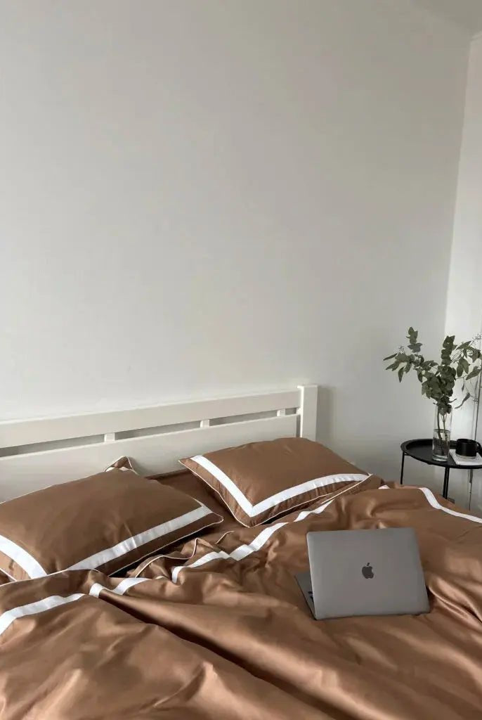 Literie en Satin Mercerisé – Caramel & Blanc, 100% Coton Turc, 140 g/m², Wivanco Bedding Exclusive Edition