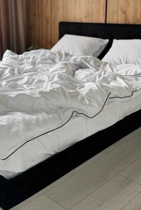 Literie en Satin Mercerisé Bordure Rayée Noire – Blanc, 100% Coton Turc, 140 g/m², Collection Premium
