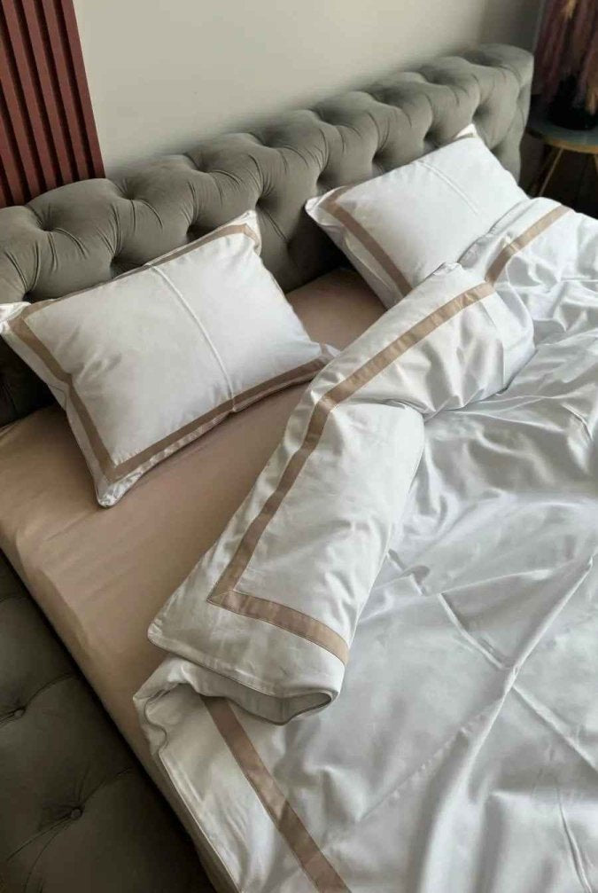 Literie en Satin Mercerisé – Nude & blanc, 100% Coton Turc, 140 g/m², Édition Exclusive