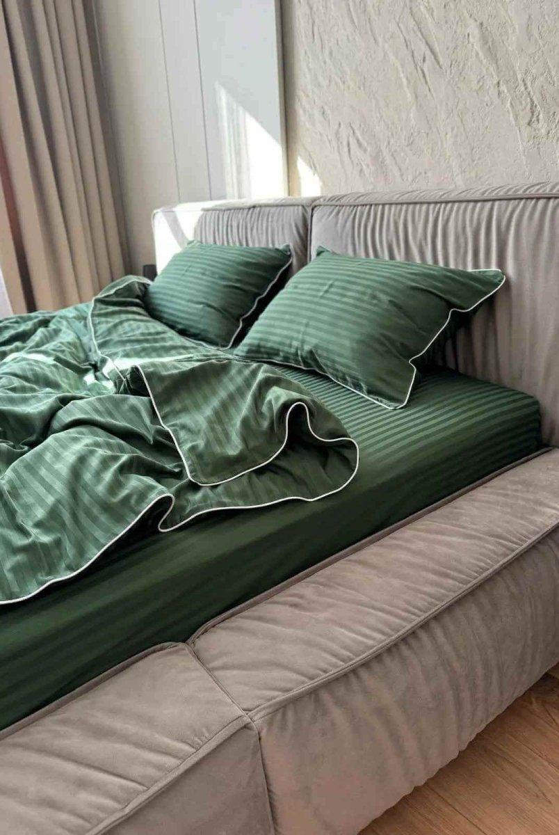 Literie en Satin Mercerisé – Rayé Vert avec Bordure Blanche, 100% Coton Turc, 140 g/m², Collection Premium