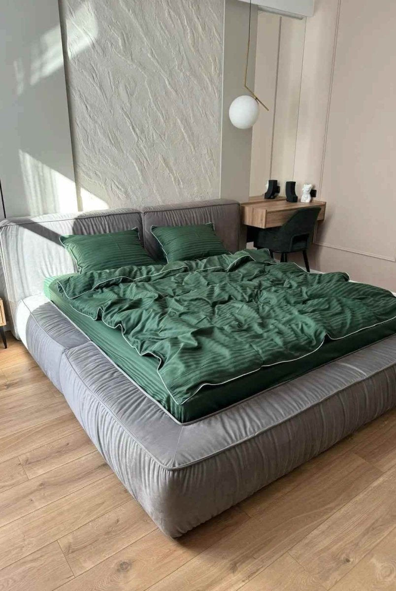 Literie en Satin Mercerisé – Rayé Vert avec Bordure Blanche, 100% Coton Turc, 140 g/m², Collection Premium