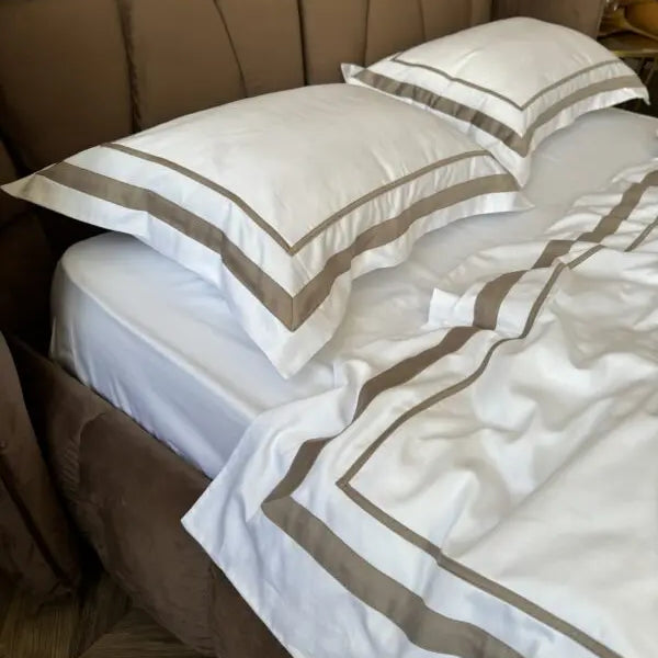 Pościel z Merceryzowanej Satyny – Biały & Latte , 100% Bawełna Turecka, 140 g/m², Edycja Exclusive Wivanco Bedding