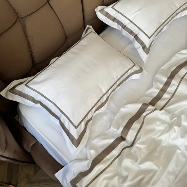 Pościel z Merceryzowanej Satyny – Biały & Latte , 100% Bawełna Turecka, 140 g/m², Edycja Exclusive Wivanco Bedding