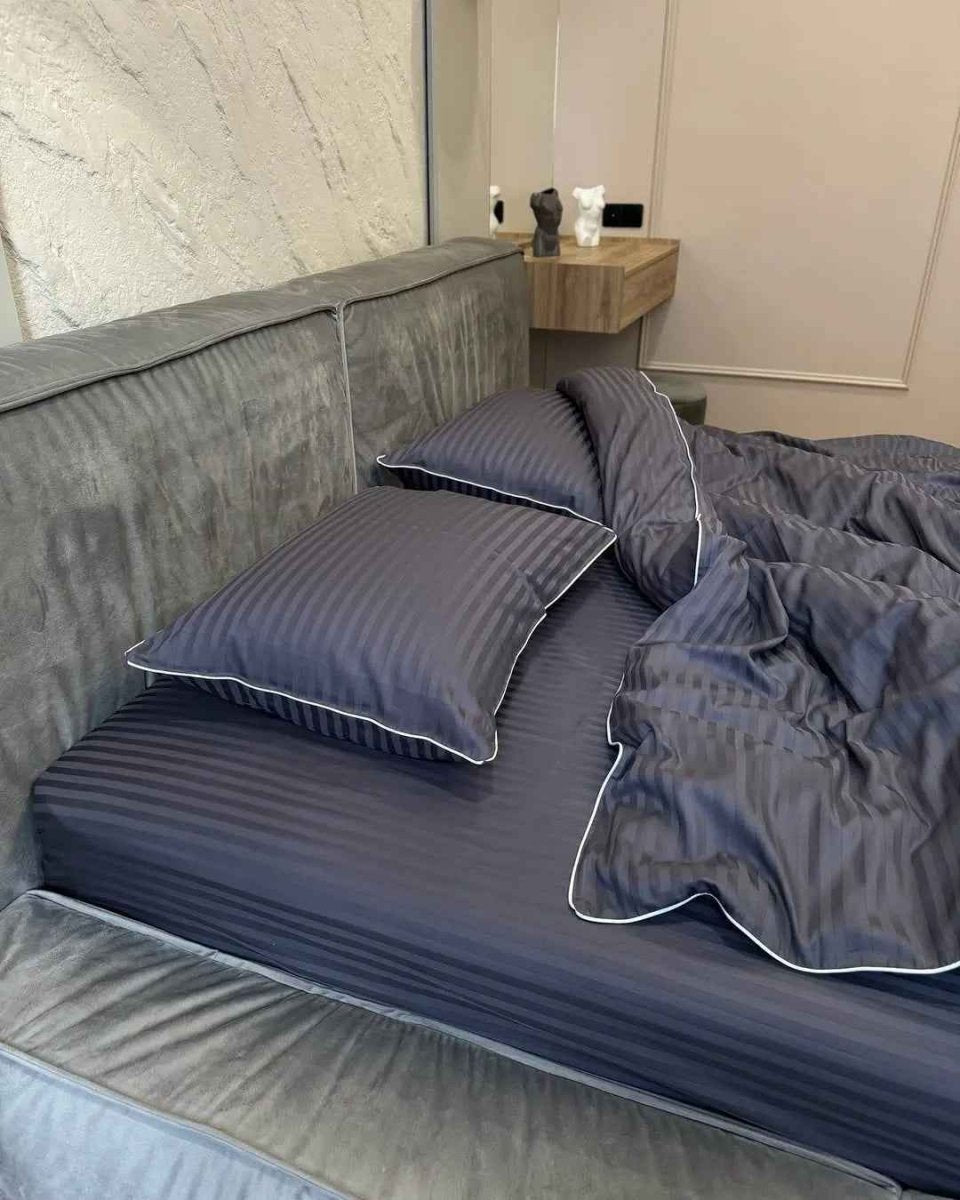 Mercerized Satin Bedding – Light Graphite with White Trim, 100% Turkish Cotton, 140 g/m², Premium Collection