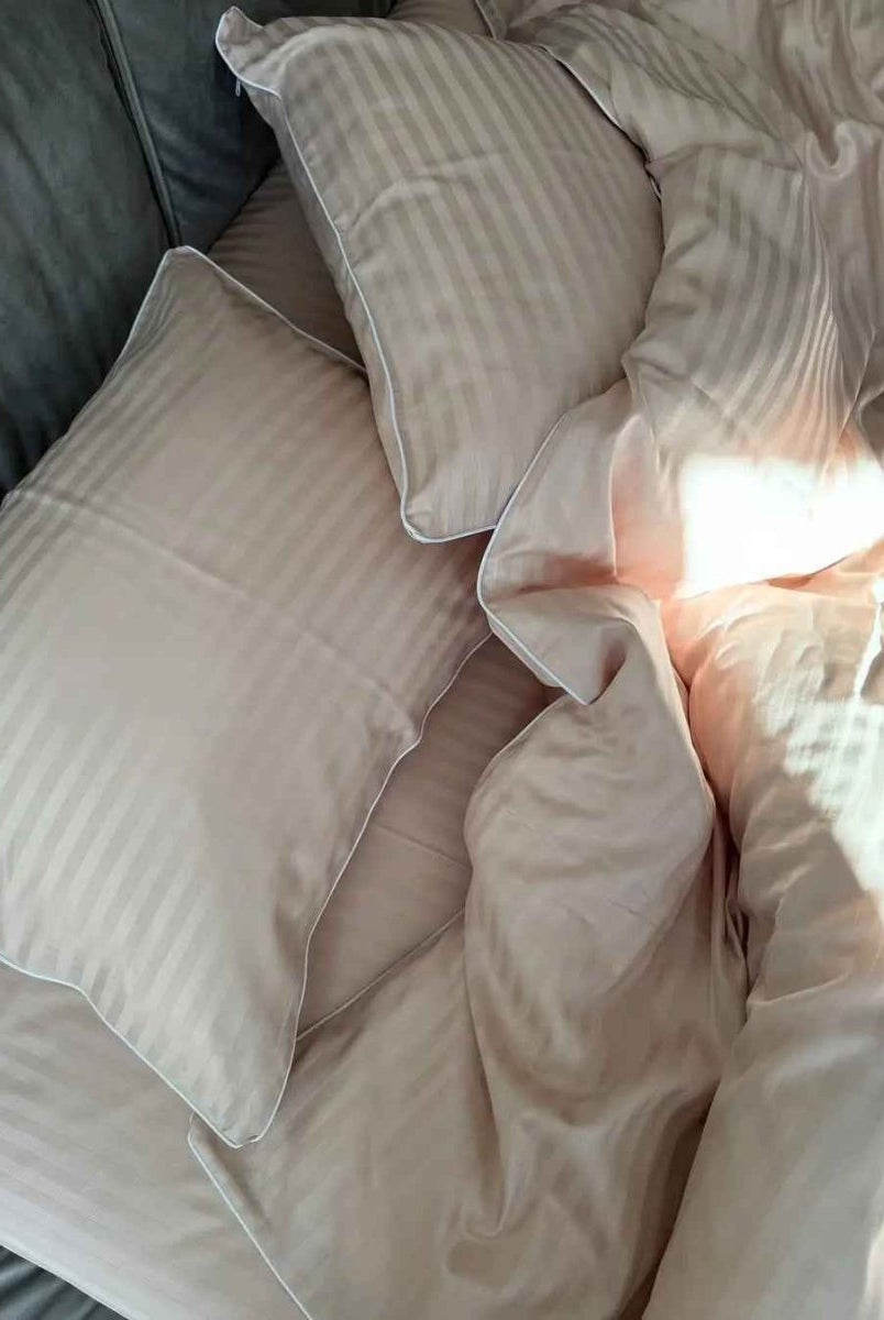 Literie en Satin Mercerisé - Rayé Nude avec Bordure Blanche, 100% Coton Turc, 140 g/m², Collection Premium