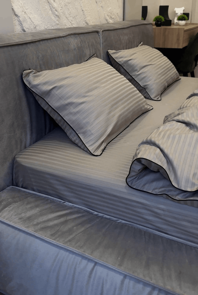 Mercerized Satin Bedding – Light Graphite with Black Trim, 100% Turkish Cotton, 140 g/m², Premium Collection