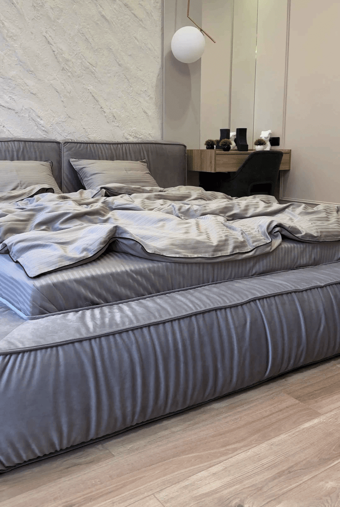 Mercerized Satin Bedding – Light Graphite with Black Trim, 100% Turkish Cotton, 140 g/m², Premium Collection