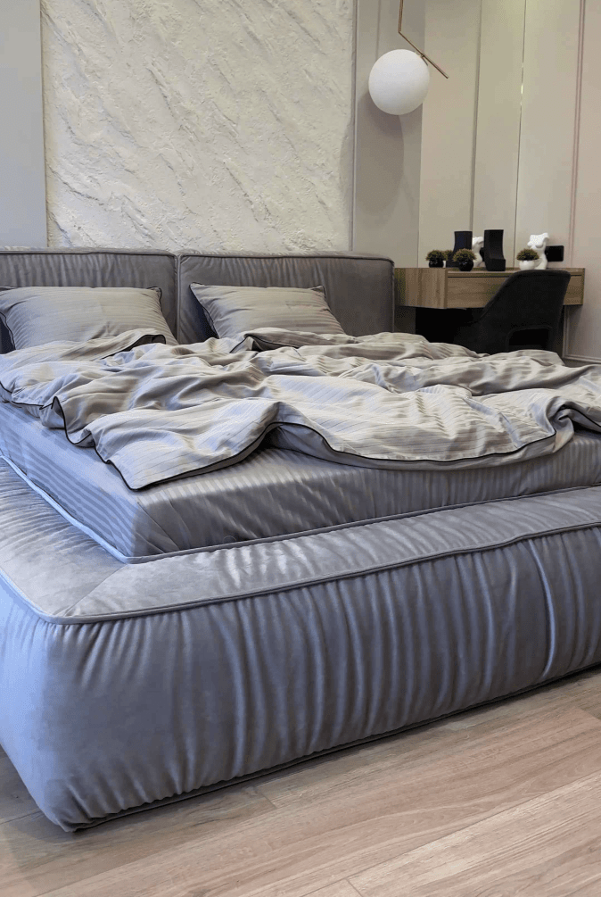 Mercerized Satin Bedding – Light Graphite with Black Trim, 100% Turkish Cotton, 140 g/m², Premium Collection
