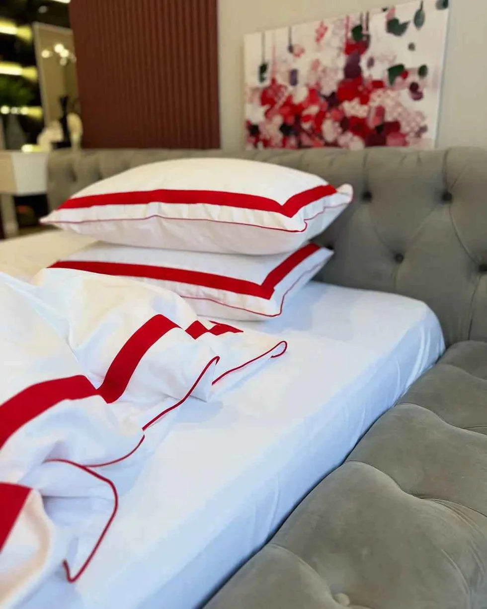 Mercerized Satin Cotton Bedding in Red & White – 100% Turkish Cotton, 140 g/m², Oxford Finish with Piping