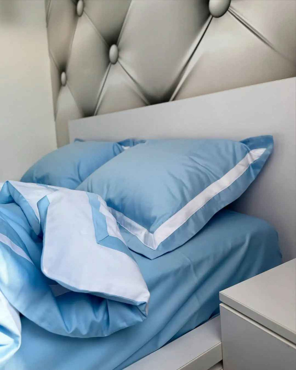 Mercerized Cotton Satin Bedding – Light Blue & White, 100% Turkish Cotton, Oxford Finish