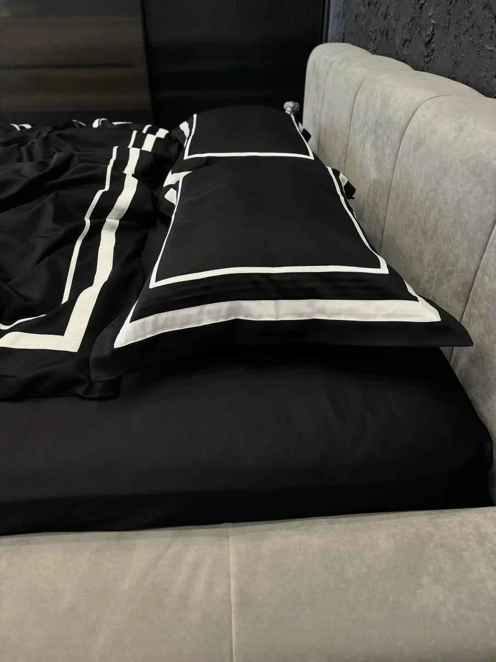 Mercerized Satin Cotton Bedding in Black & White – 100% Turkish Cotton, 140 g/m², Double Oxford Finish