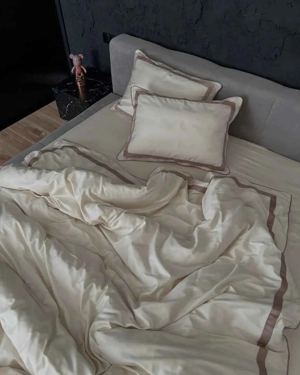 Mercerized Cotton Satin Bedding – Champagne & Cocoa, 100% Turkish Cotton, 140 g/m², Oxford Finish, Piping