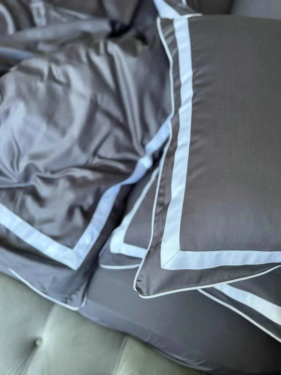 Mercerized Satin Cotton Bedding in Concrete Grey & White – 100% Turkish Cotton, 140 g/m², Oxford Finish with Piping