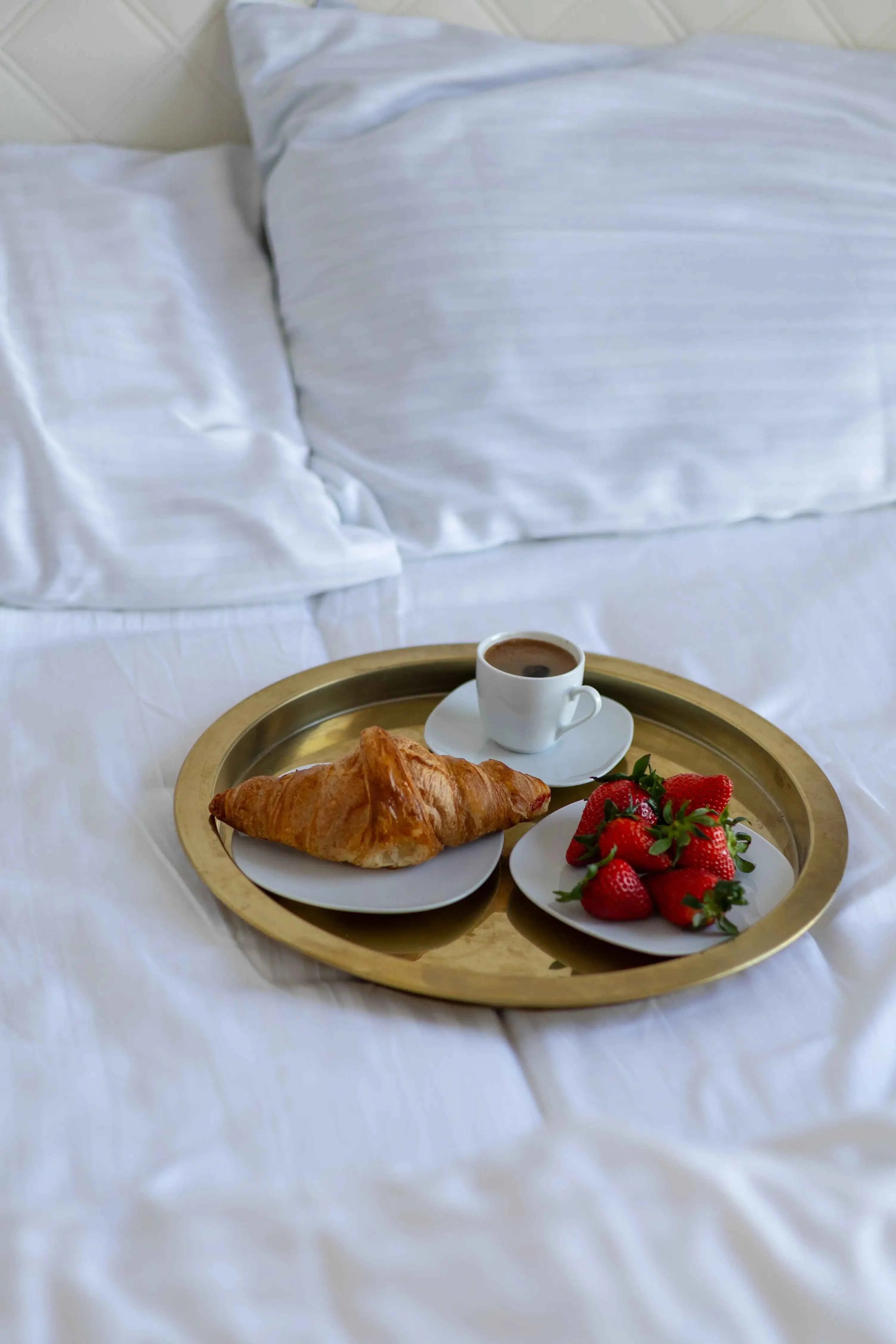 Striped Satin Bedding – White, 100% Turkish Cotton, 140 g/m², Hotel Luxury