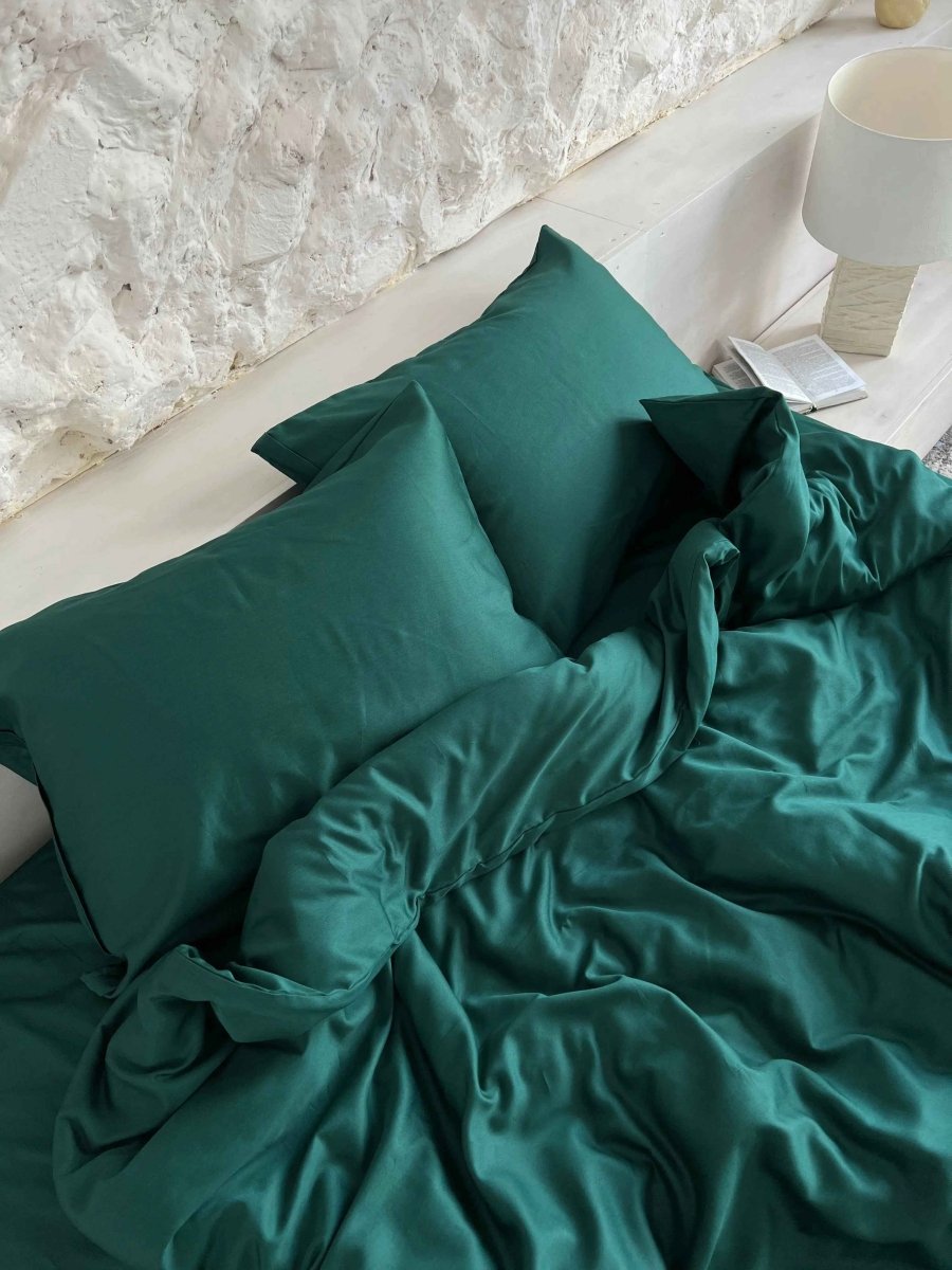 Dark Green Satin Bedding – 100% Turkish Cotton, 140g, Natural Elegance