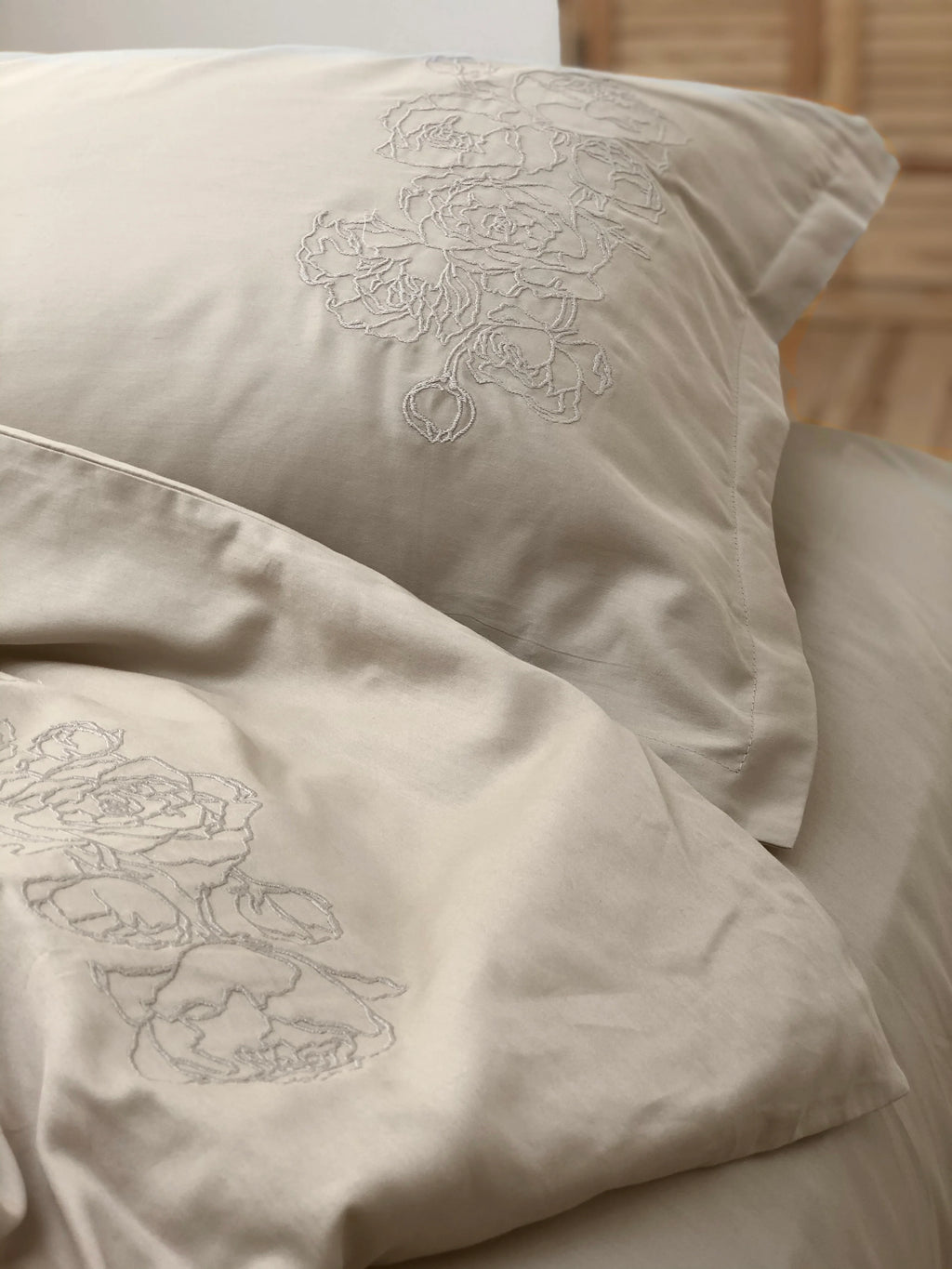 Embroidered Mercerized Turkish Cotton Satin Bedding – Latte with Peony Embroidery, 140 g/m²