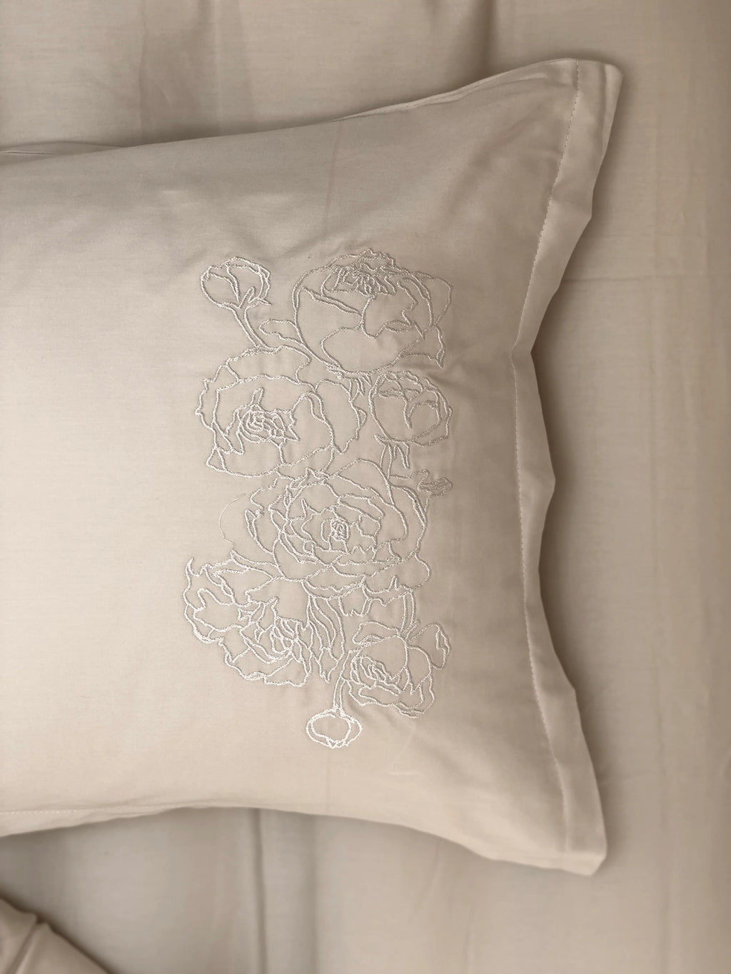 Embroidered Mercerized Turkish Cotton Satin Bedding – Latte with Peony Embroidery, 140 g/m²