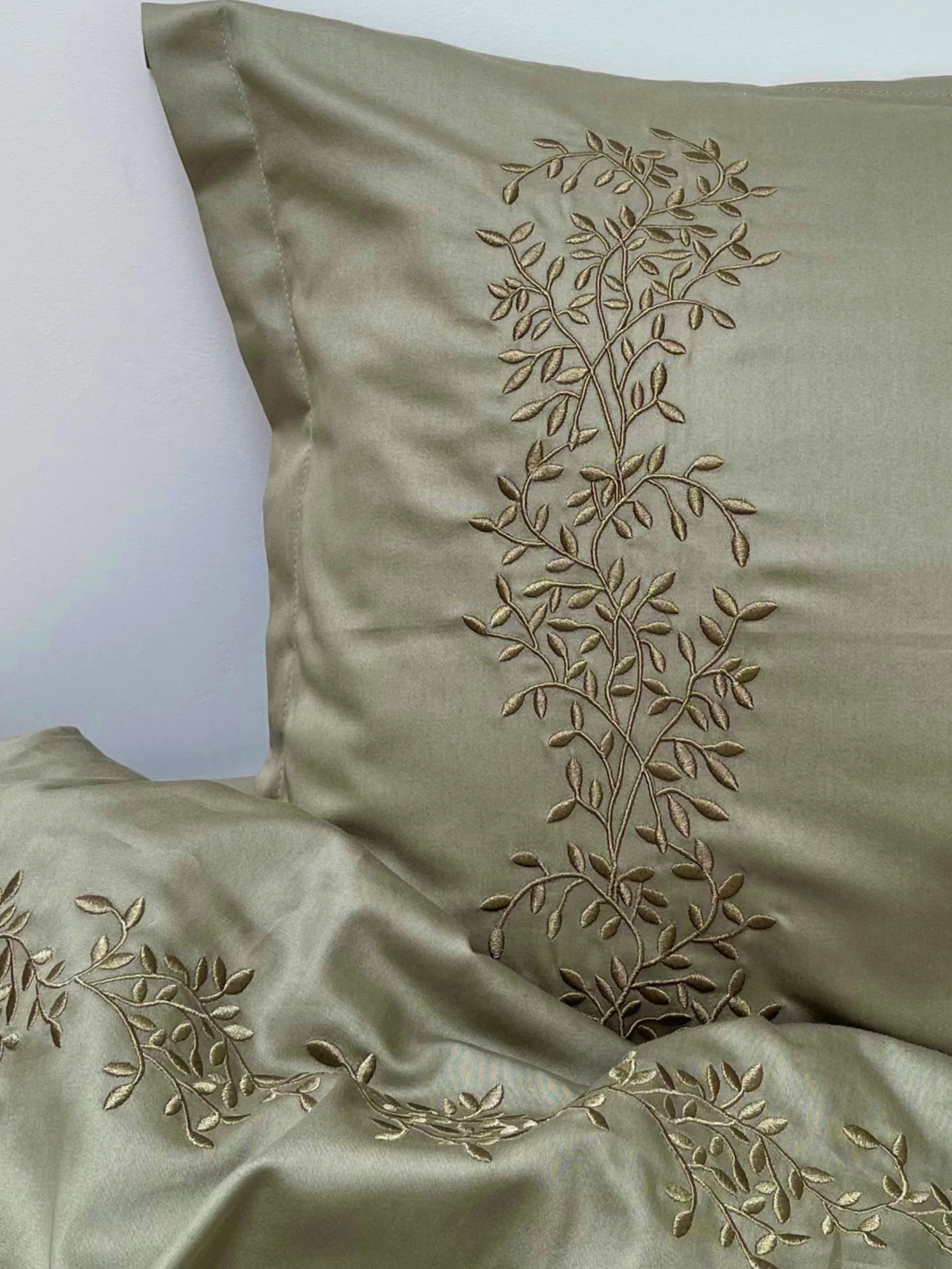 Embroidered Mercerized Turkish Cotton Satin Bedding – Olive Green with Branch Embroidery, 140 g/m²