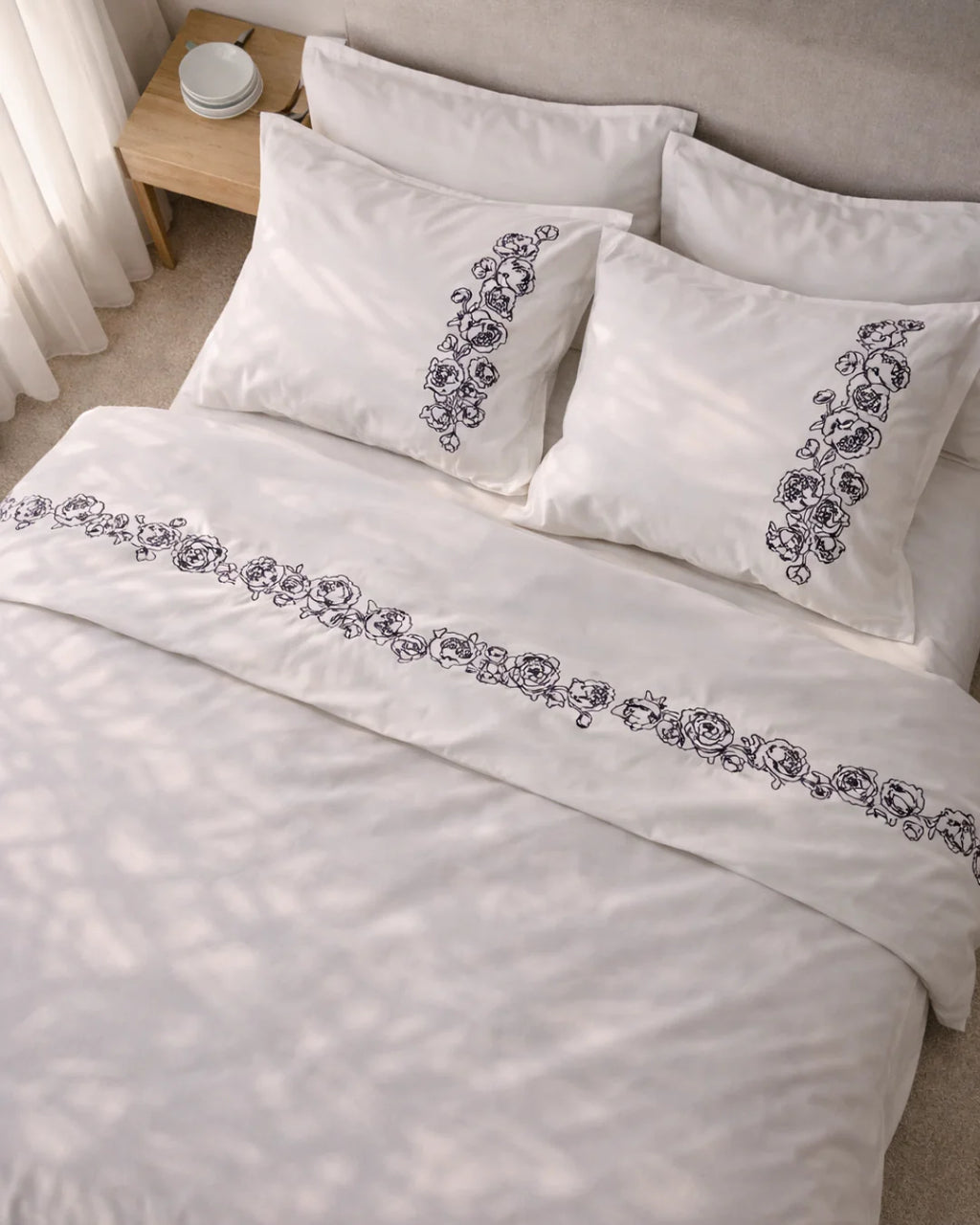 Embroidered Mercerized Turkish Cotton Satin Bedding – White with Grey Peony Embroidery, 140 g/m²