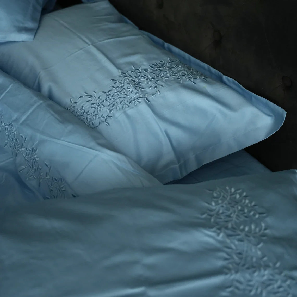 Embroidered Mercerized Turkish Cotton Satin Bedding – Light Blue with Branch Embroidery, 140 g/m²