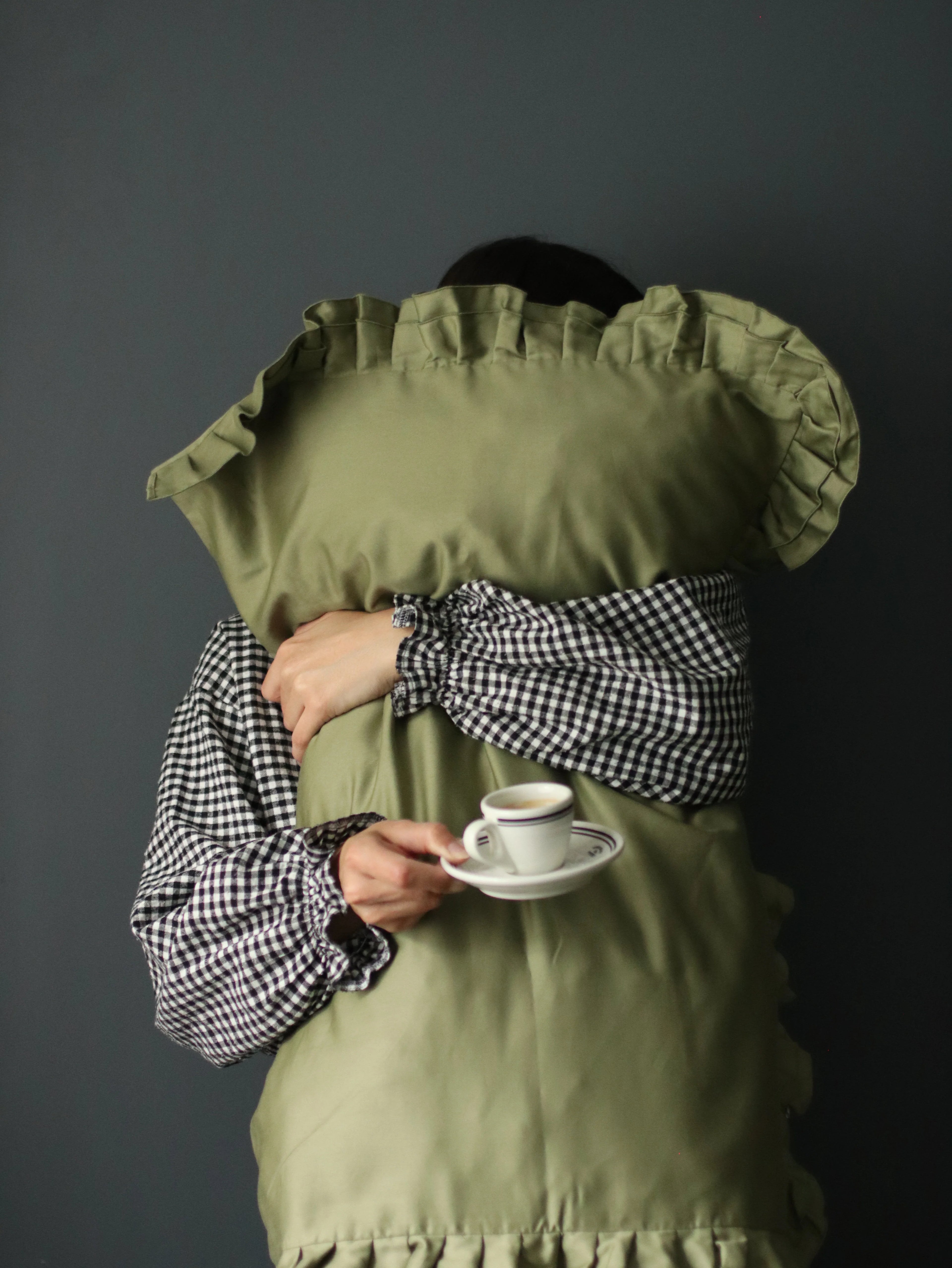 Satin Bedding Made from Mercerized Turkish Cotton in Olive Green with Ruffle – 140 g/m²