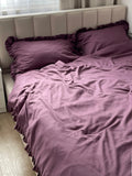 Satinbettwäsche aus mercerisierter türkischer Baumwolle in Pflaume mit Rüschen – 140 g/m²
