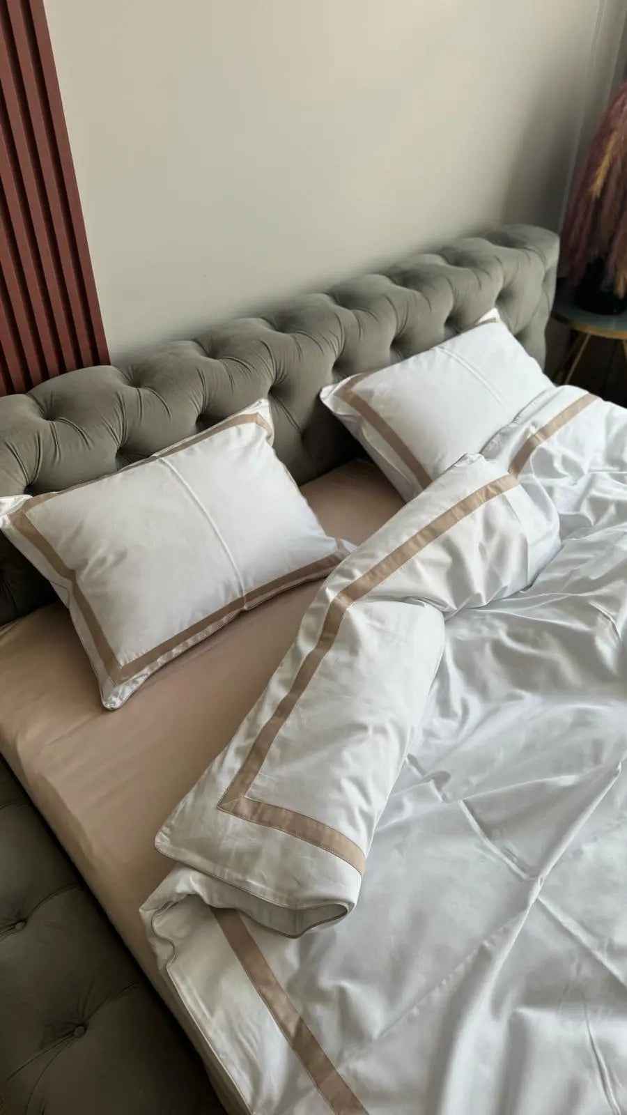 Mercerized Satin Cotton Bedding in Nude & White – 100% Turkish Cotton, 140 g/m², Oxford Finish with Piping