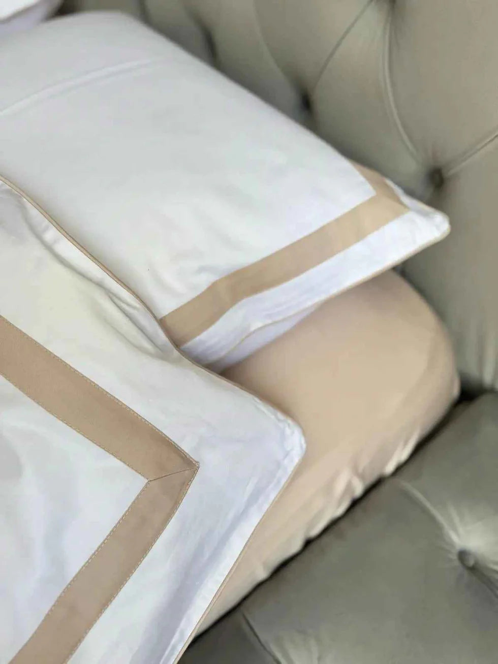 Mercerized Satin Cotton Bedding in Nude & White – 100% Turkish Cotton, 140 g/m², Oxford Finish with Piping