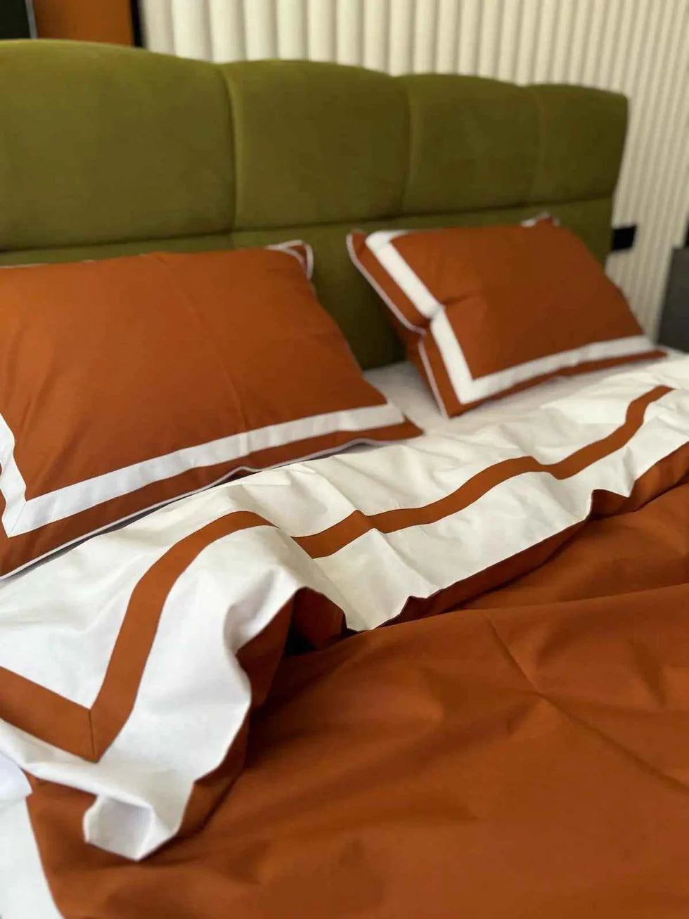 Mercerized Satin Cotton Bedding in Orange & White – 100% Turkish Cotton, 140 g/m², Oxford Finish with Piping