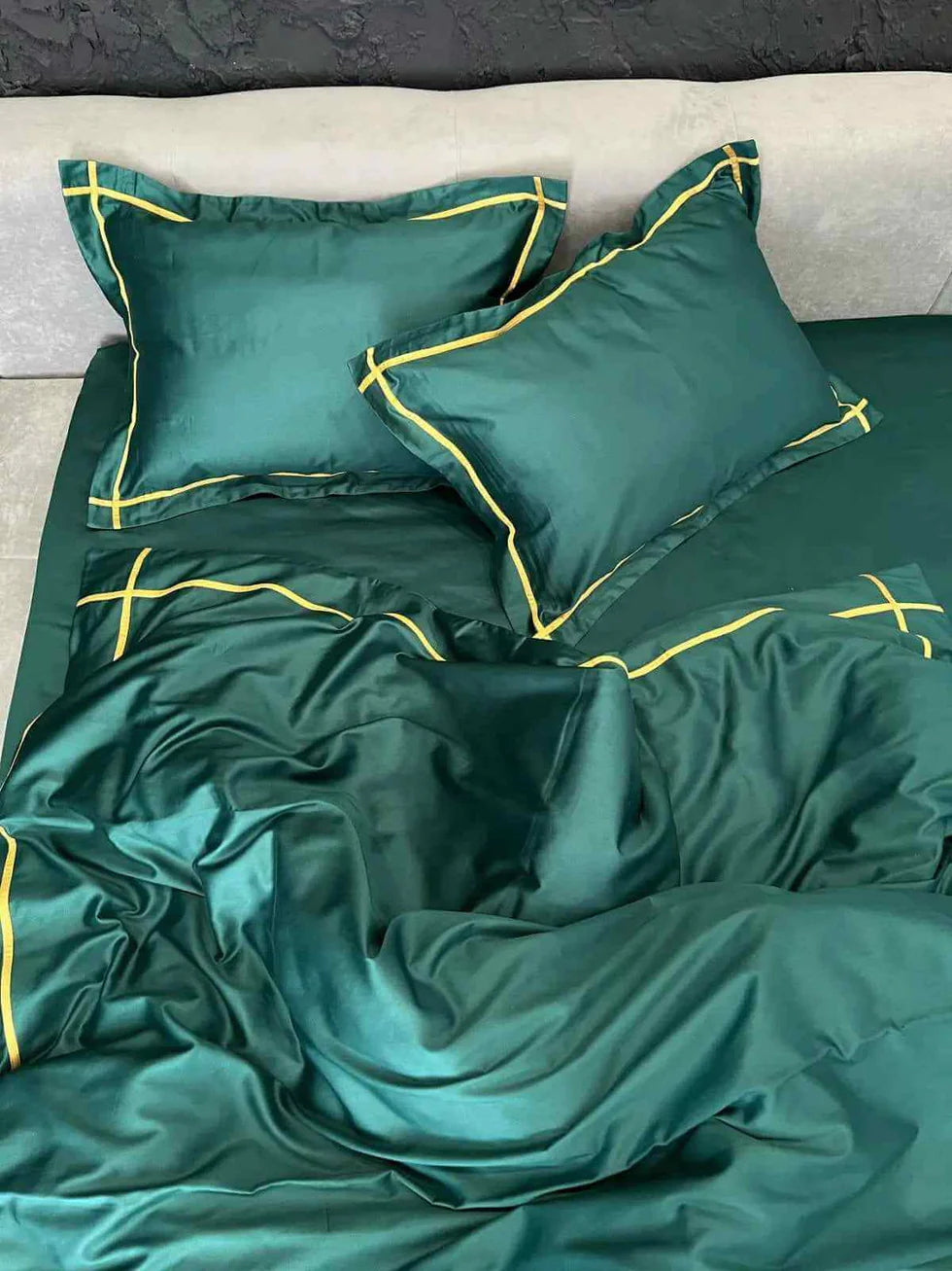 Mercerized Satin Cotton Bedding in Bottle Green & Gold – 100% Turkish Cotton, 140 g/m², Line Oxford Finish