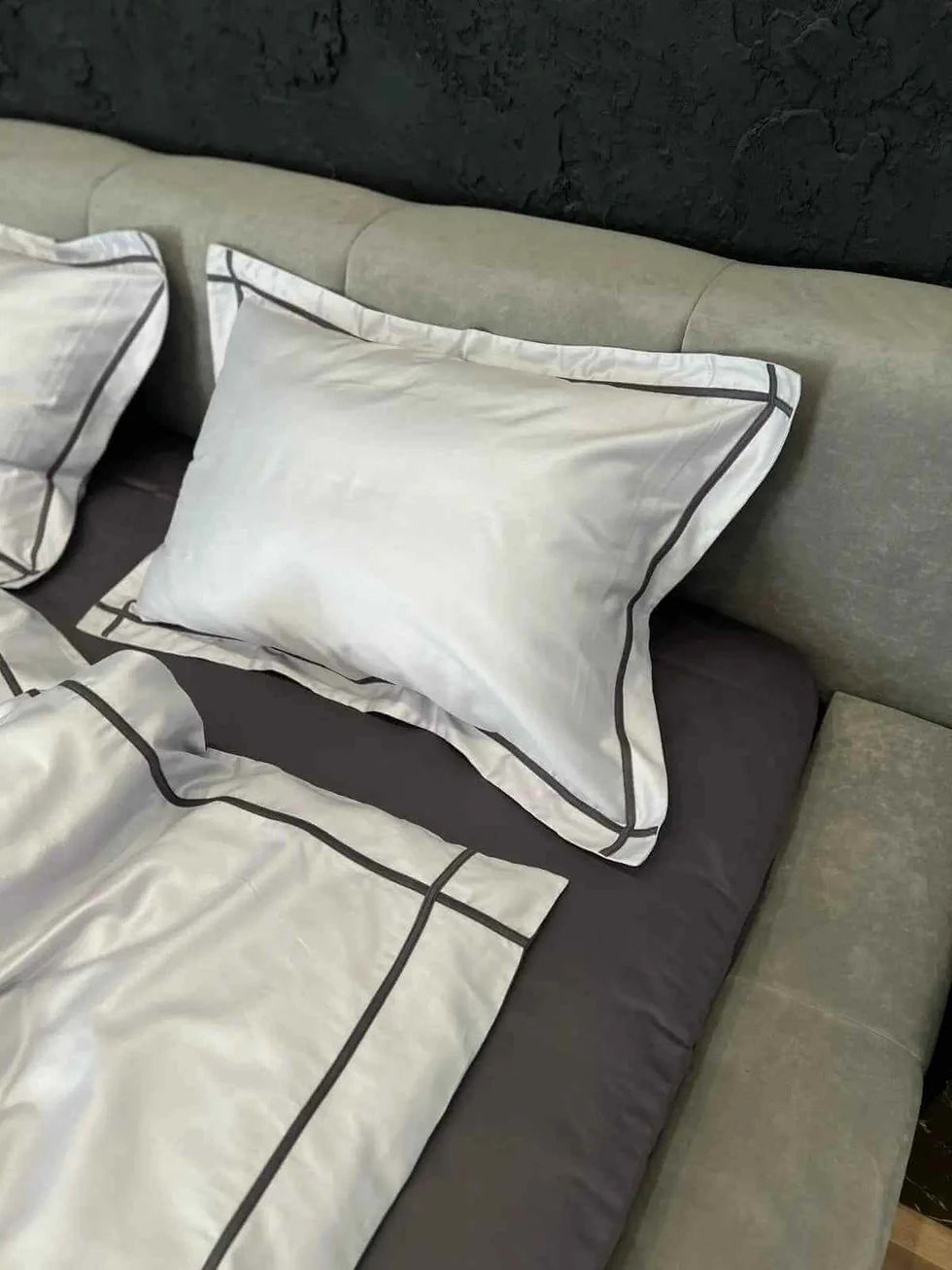 Mercerized Satin Cotton Bedding in Silver Grey & Asphalt – 100% Turkish Cotton, 140 g/m², Line Oxford Finish