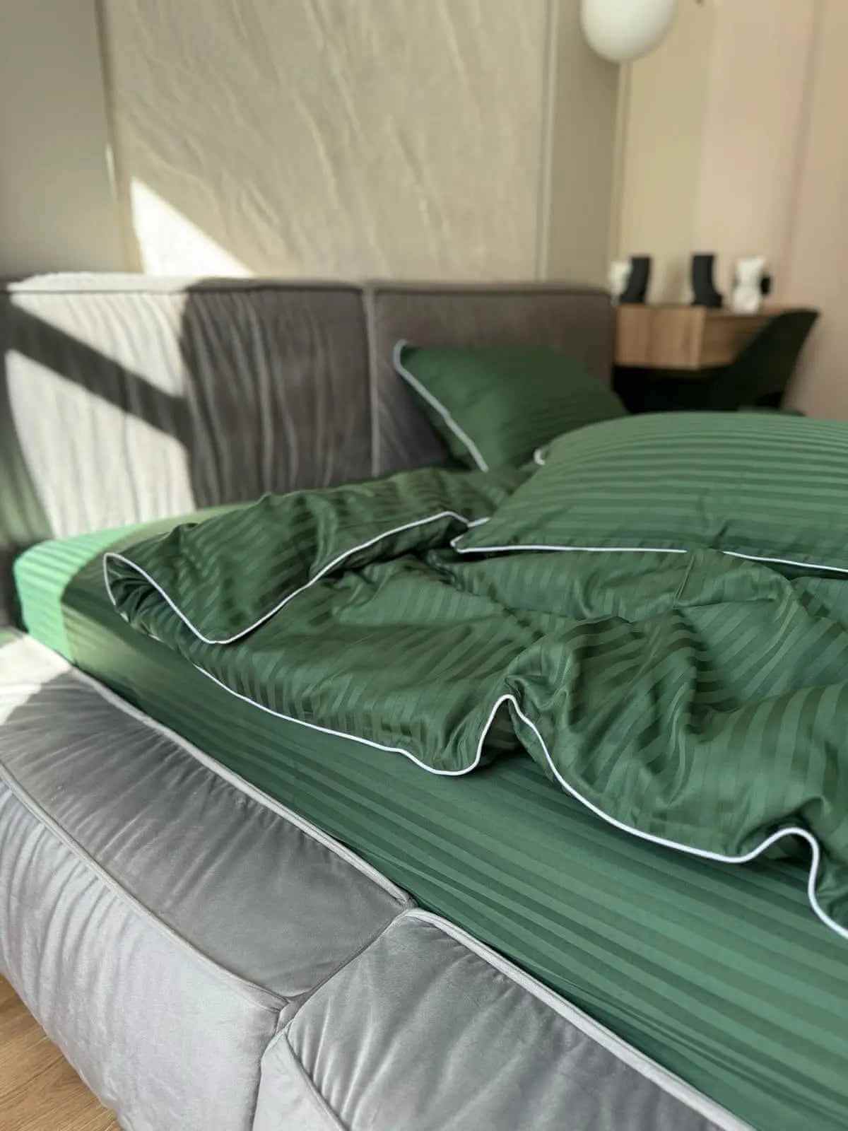 Mercerized Satin Cotton Bedding in Green Stripes with White Piping – 100% Turkish Cotton, 140 g/m²