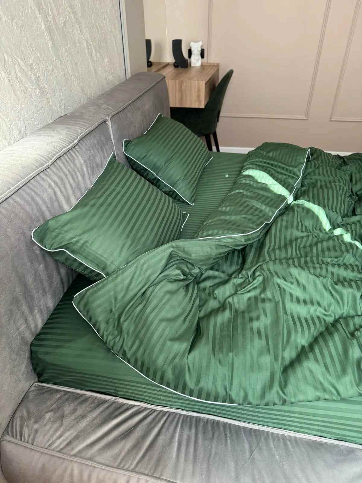 Mercerized Satin Cotton Bedding in Green Stripes with White Piping – 100% Turkish Cotton, 140 g/m²