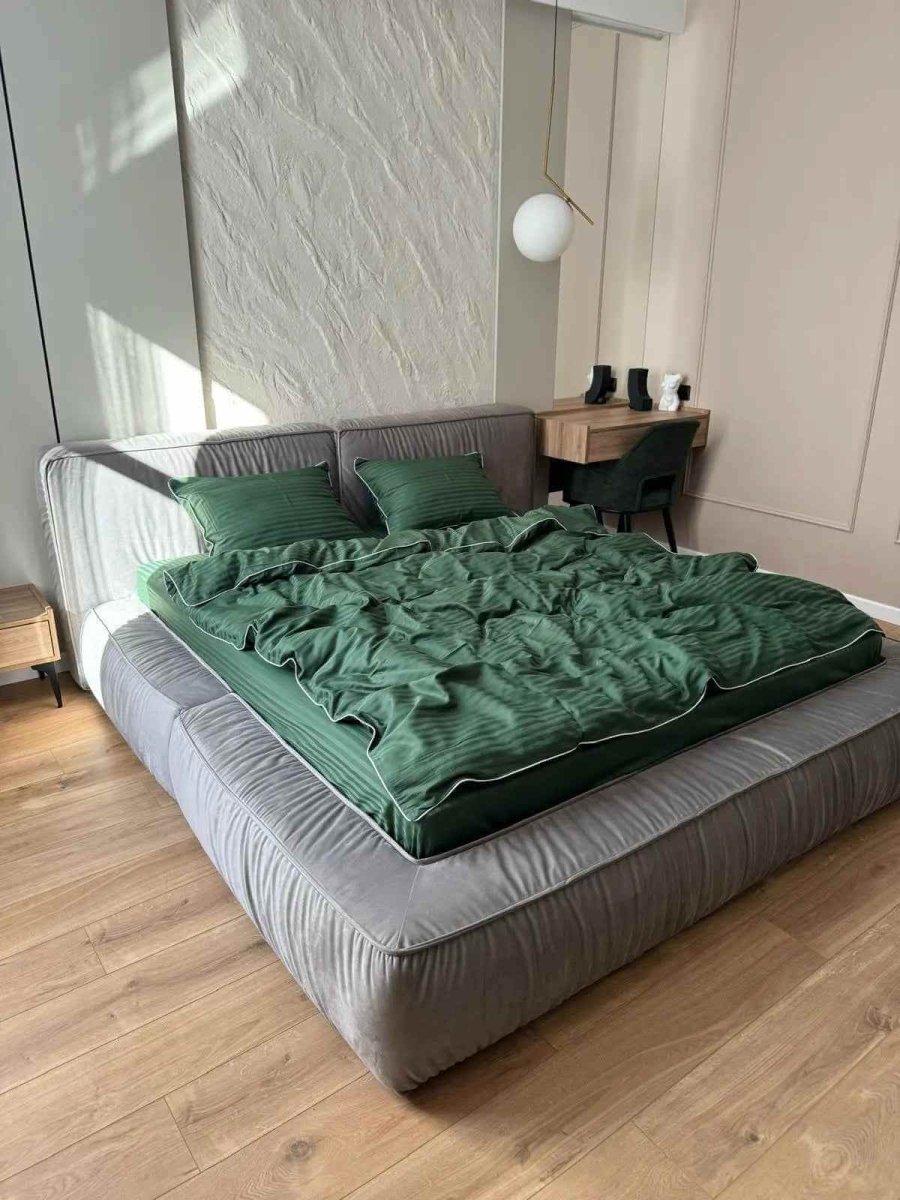 Mercerized Satin Bedding – Green Striped with White Trim, 100% Turkish Cotton, 140 g/m², Premium Collection