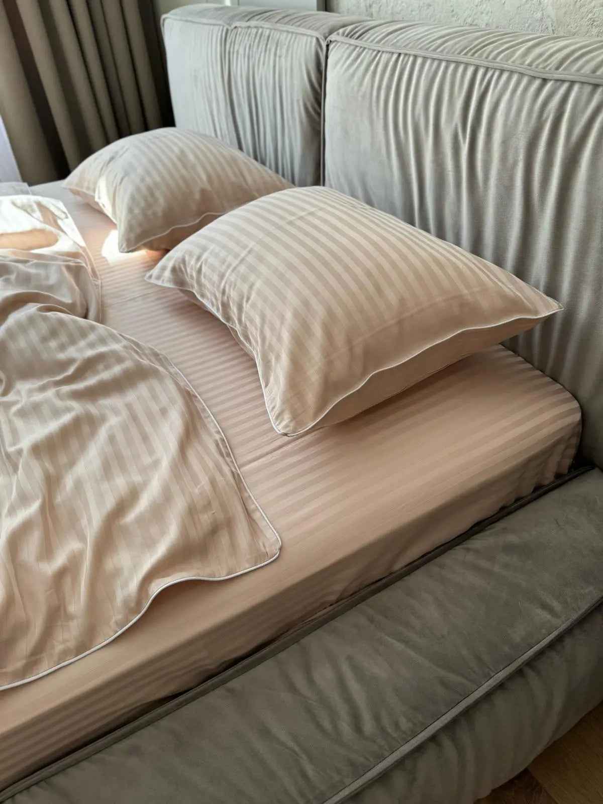Mercerized Satin Cotton Bedding in Nude Stripes with White Piping – 100% Turkish Cotton, 140 g/m²