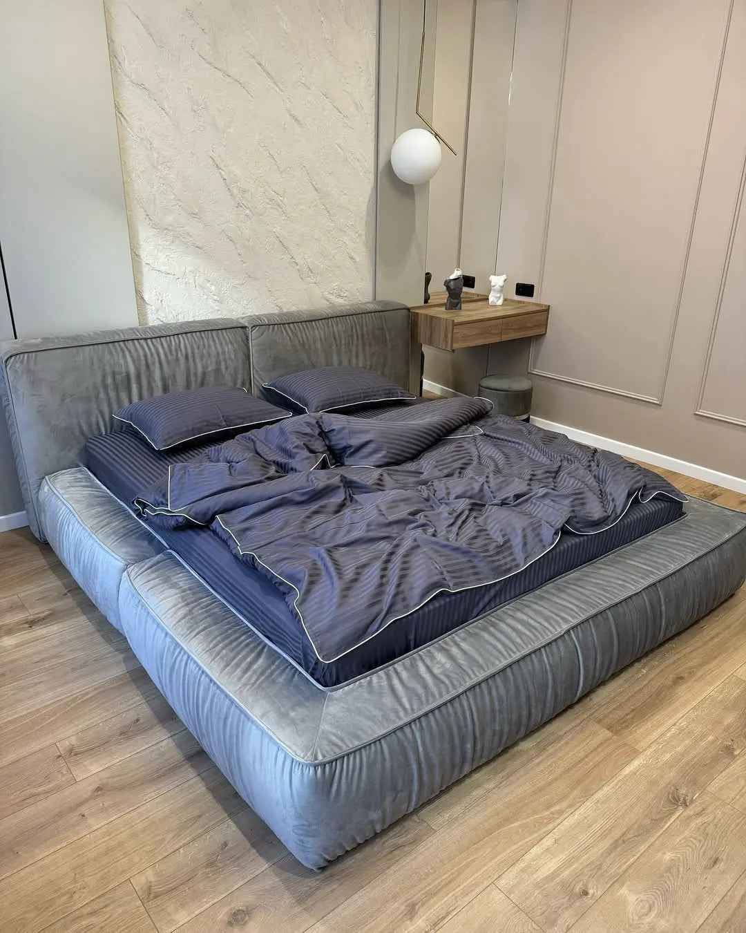 Mercerized Satin Cotton Bedding in Dark Graphite with White Piping – 100% Turkish Cotton, 140 g/m²