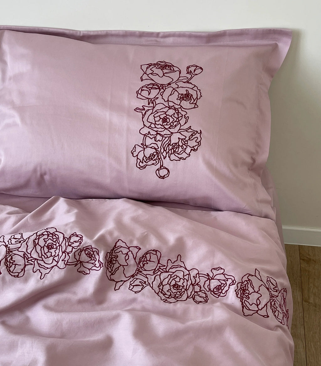 Embroidered Mercerized Turkish Cotton Satin Bedding – Pink with Burgundy Peony Embroidery, 140 g/m²