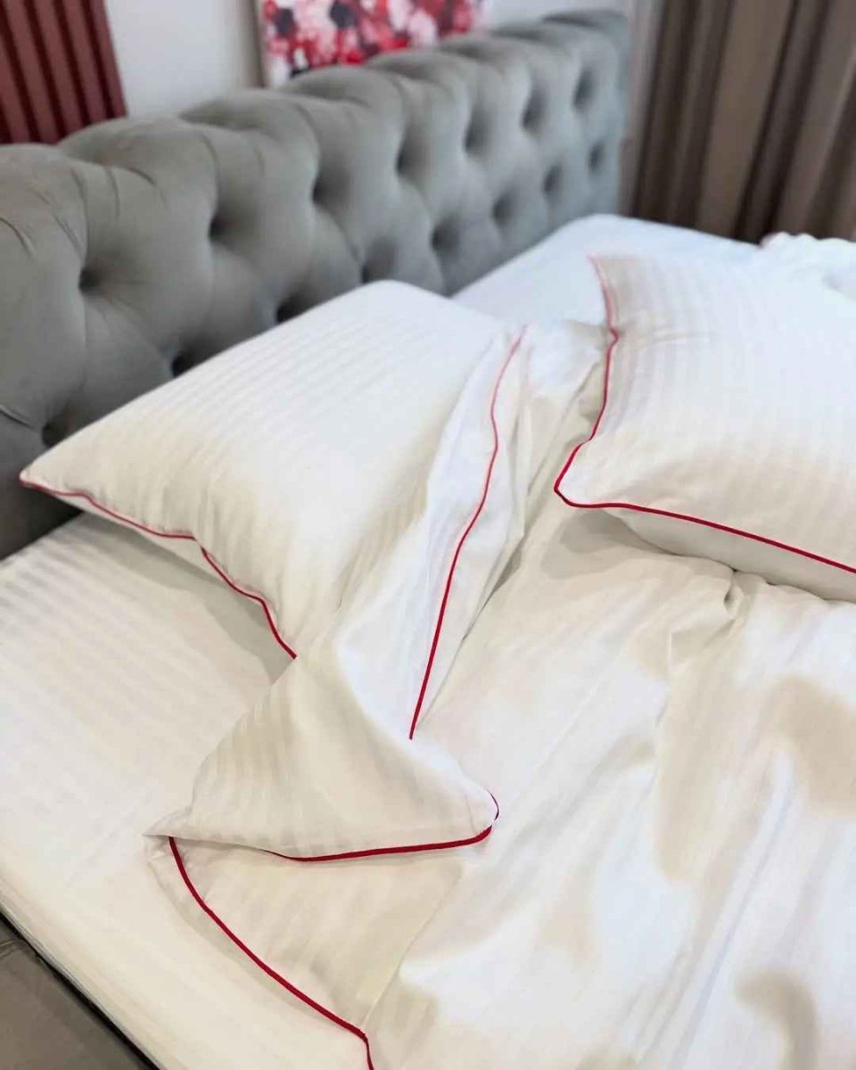 Red Striped Mercerized Satin Bedding - White, 100% Turkish Cotton, 140 g/m², Premium Collection