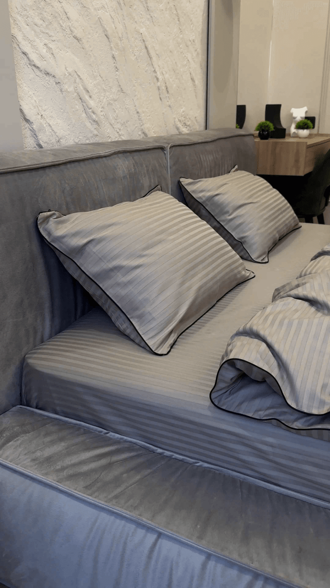 Mercerized Satin Bedding – Light Graphite with Black Trim, 100% Turkish Cotton, 140 g/m², Premium Collection