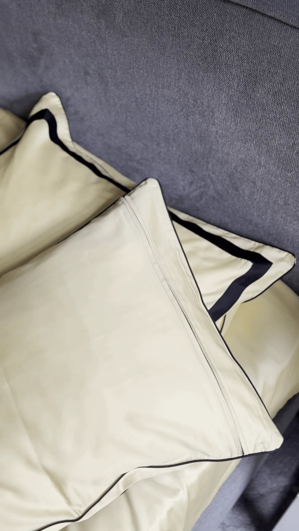 Mercerized Satin Cotton Bedding in Light Yellow & Black – 100% Turkish Cotton, 140 g/m², Oxford Finish with Piping