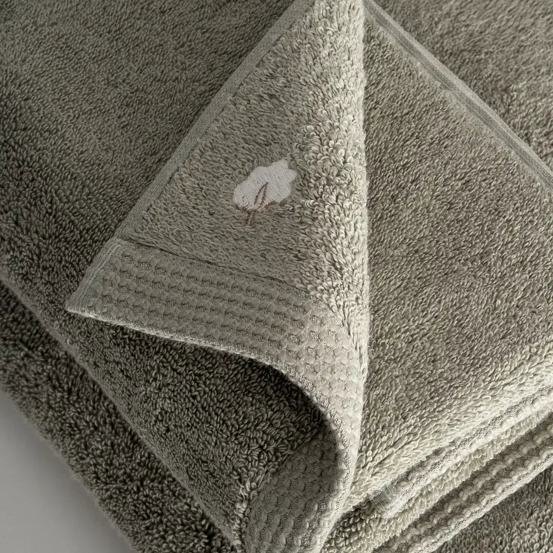 Pure Cotton Embroidered Towel Set (3 Pieces) – Organic Cotton, Green